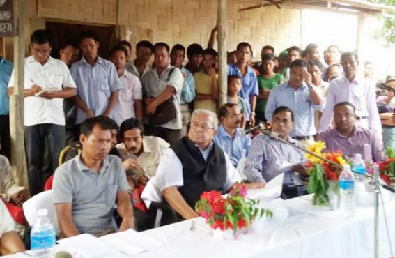 Governor visits Reang IDP relief camps in North Tripura, says problems would be looked into soon  